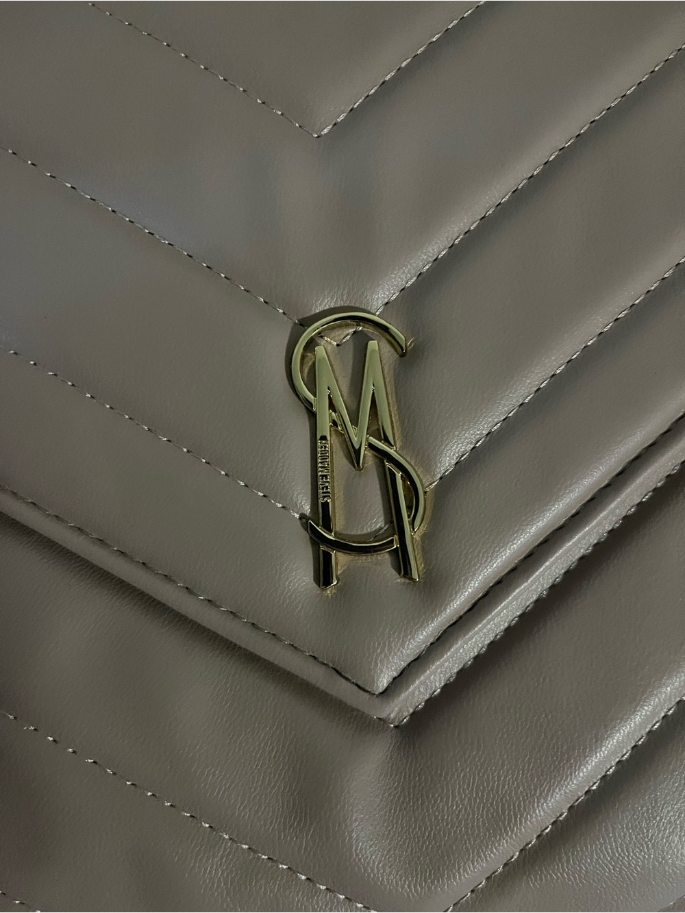NWT Steve Madden Quilted Leather Shoulder Bag in Mushroom Color - Picture 2 of 4